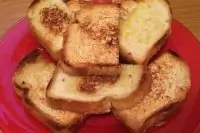 Гренки с чесноком и солью