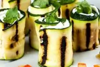 Кабачковые рулеты с творогом