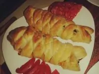 Запеченая скумбрия в слоеном тесте