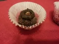 Пирожное «Картошка» с вишней и миндалем