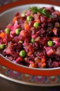 Винегрет с зеленым горошком