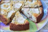 Грушевый пирог с фундуком