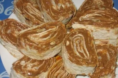 Сладкий рулет из лаваша