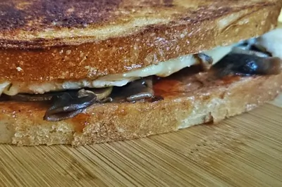 Барбекю мелт с курицей и беконом