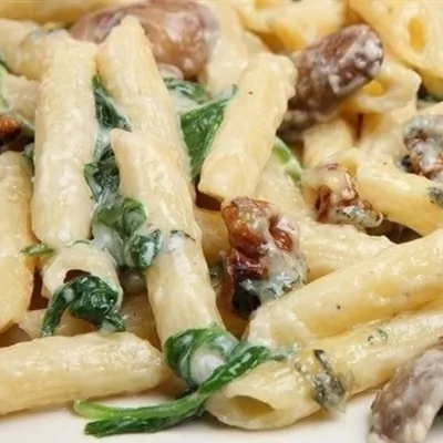 Паста с грибами и курицей
