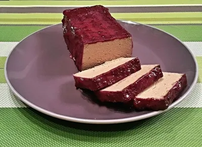 Пате из индюшиной печени в брусничной глазури