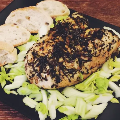 Диетические жареные цыплята с розмарином