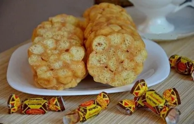 Колбаска из кукурузных палочек с ирисками