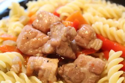 Свинина с овощами в вине