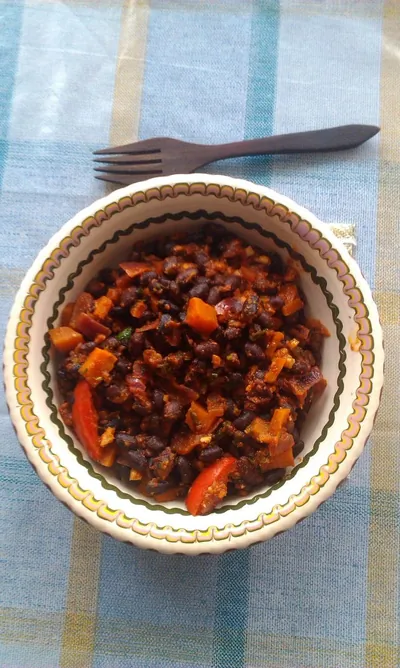 Неострое лобио