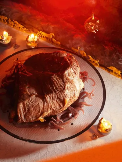 Томленная в вине говяжья грудинка