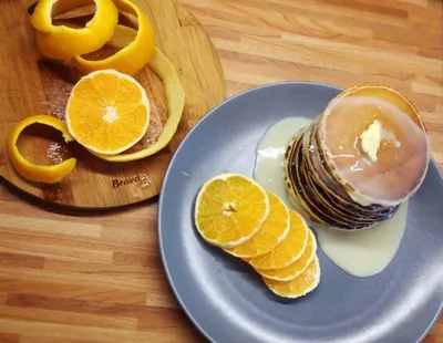 Апельсиновые панкейки с корицей