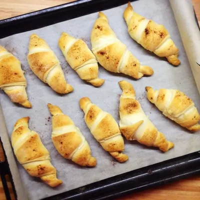 Круассаны с орехами и шоколадной пастой