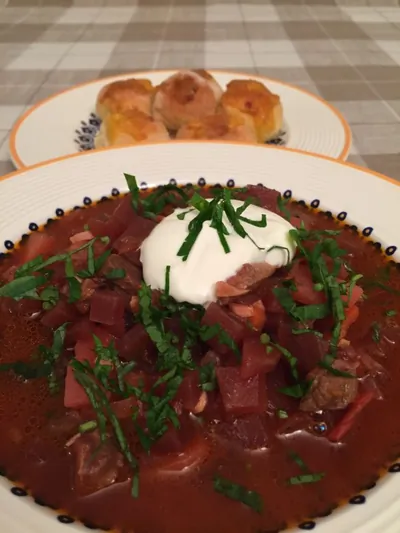 Борщ с курицей, говядиной и языком по домашнему