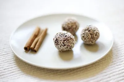 Вегетарианские шарики из сухофруктов