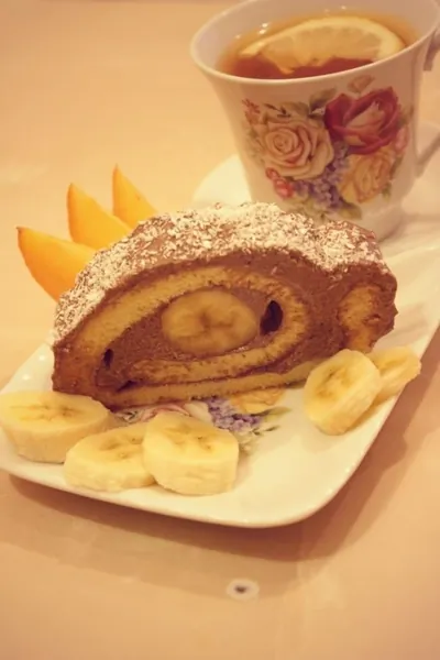 Шоколадно-банановый рулет