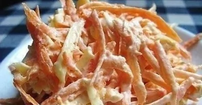 Морковный салат с сыром и чесноком