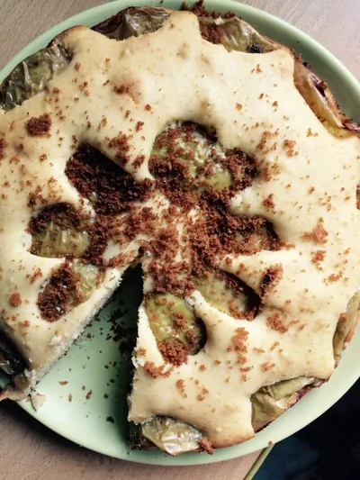Пирог с яблоками без молока и яиц