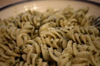 Макароны с соусом из шпината