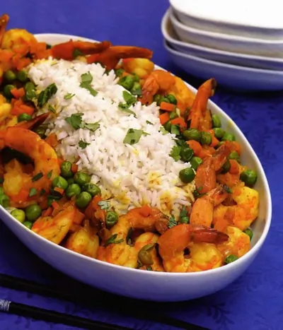 Кокосовый карри из риса и креветок