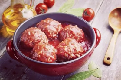 Ёжики в сметанном соусе — рецепт из детства