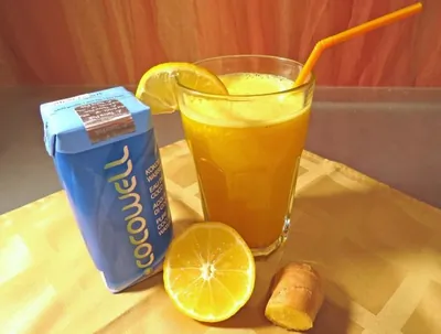 Имбирный тоник на кокосовой воде с куркумой