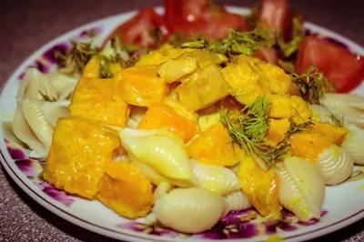 Постная тушеная тыква в кокосовом креме