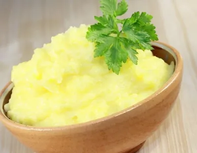 Картофельное пюре с базиликом