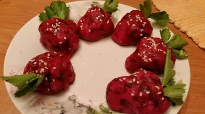 Свекольно-селедочная клубника (Эстонская закуска)