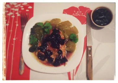 Курица в меду под клюквенным соусом