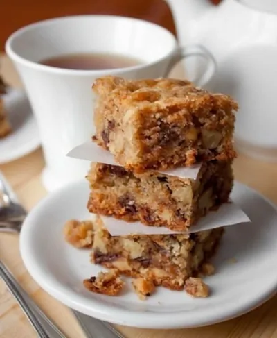 Блонди с грецкими орехами, белым и черным шоколадом