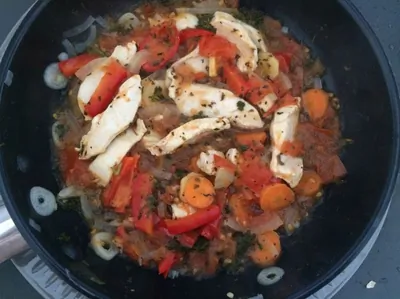 Диетическая тушеная куриная грудка без соли с имберем