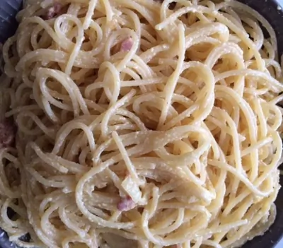 Паста карбонара с беконом и сливками