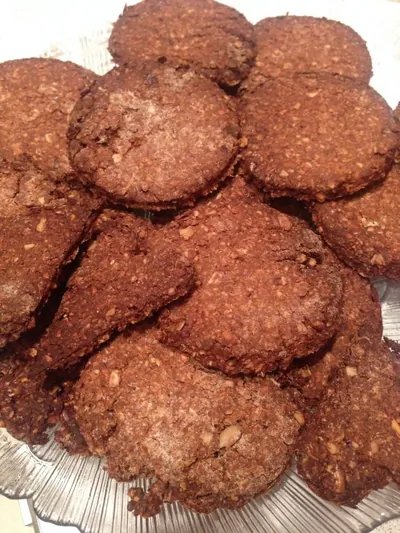 Пряное злаковое печенье с финиками без сахара