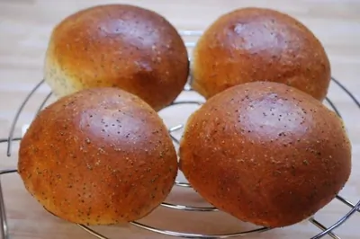 Маковые булочки из творожного теста
