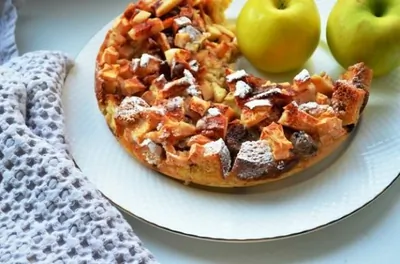 Хлебный пудинг из фруктов и черствого хлеба