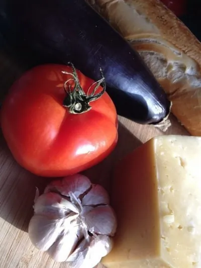 Бутерброды с баклажанами и помидорами