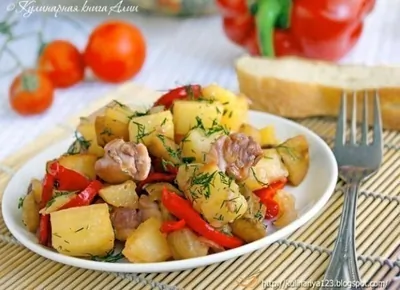 Куриное филе тушенное с картофелем, баклажанами и сладким перцем
