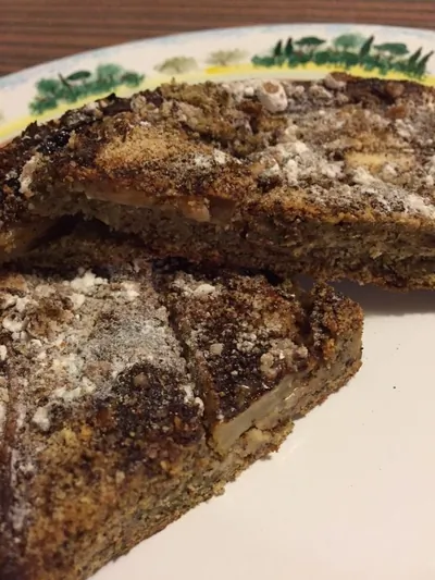 Грушево-банановый пирог на гречневом тесте