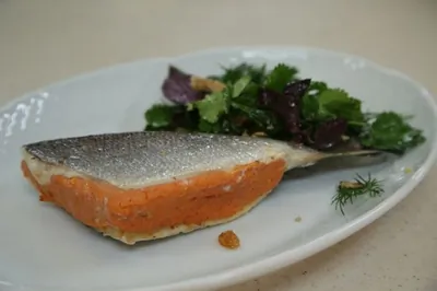 Дорада с муссом из печёных перцев