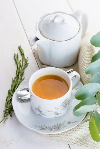 Горячий коктейль из облепихи с розмарином и имбирем