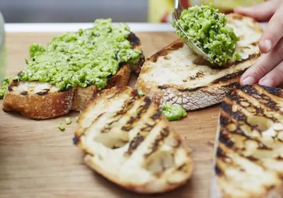 Пюре из зеленого горошка с мятой и кинзой