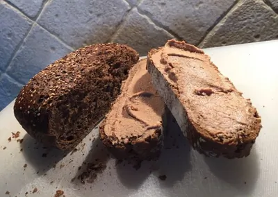 Печеночный паштет с кедровыми орешками