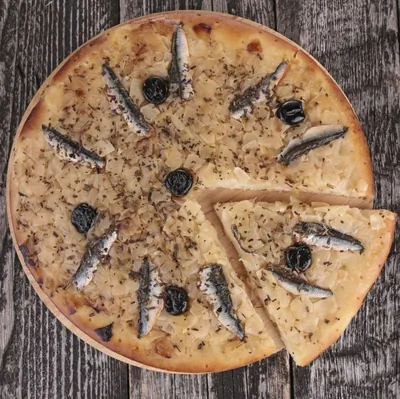 Писсаладьер с запеченным луком