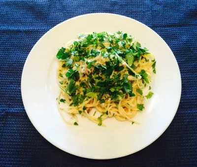 Спагетти с треской и копченым лососем