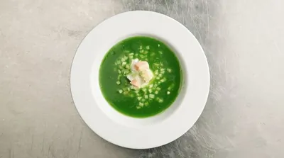 Холодный огуречный суп с лососем