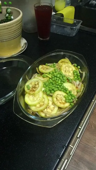 Летнее соте из кабачков в микроволновке