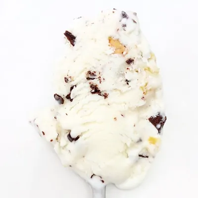 Мороженое с рикоттой, фисташками, шоколадом и засахаренной цедрой