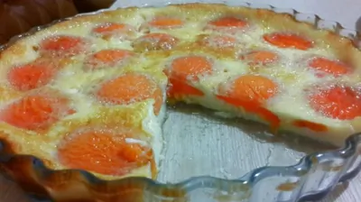 Нежное кремовое клафути с абрикосами