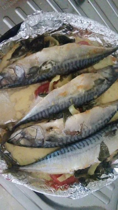 Скумбрия с овощами в духовке